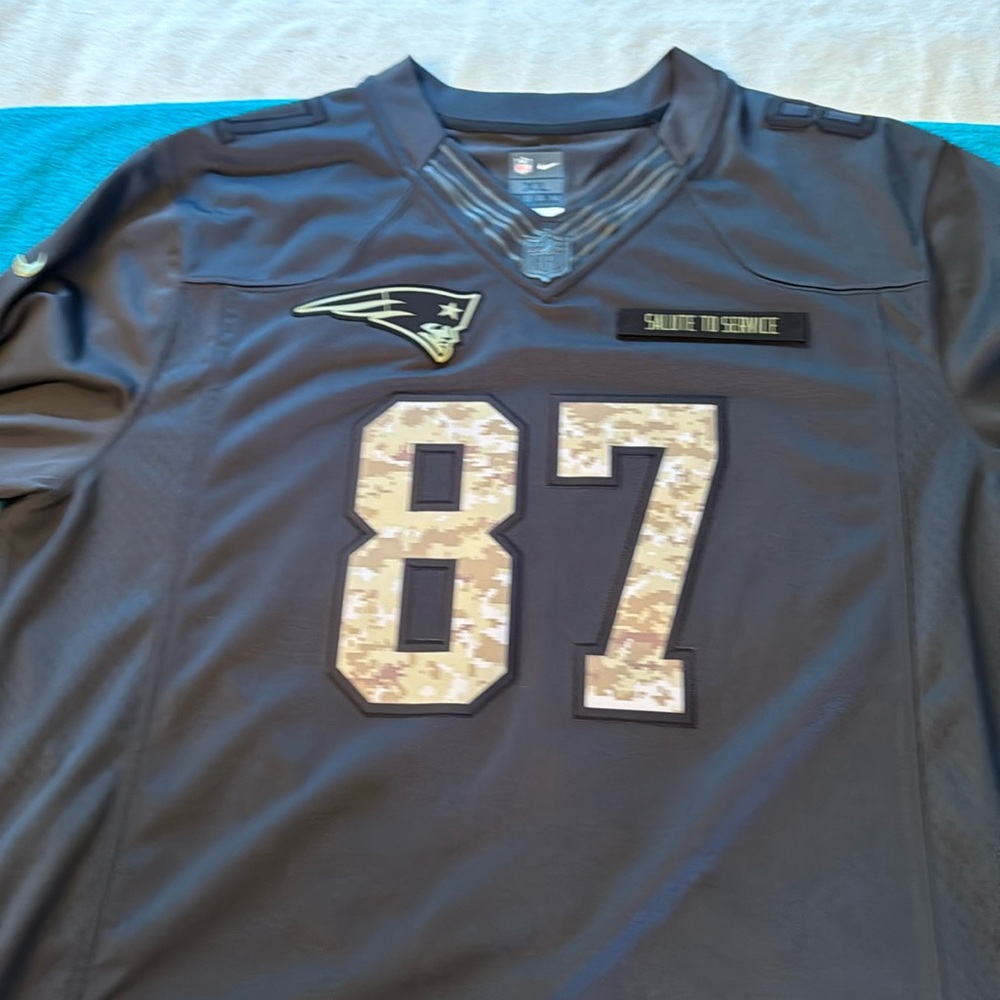 Rob Gronkowski Salute to Service Jersey. Im pecable quality. BNWOT never worn.